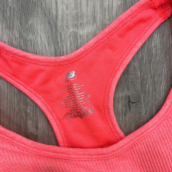 Women’s sports bra - Picture 2 of 3